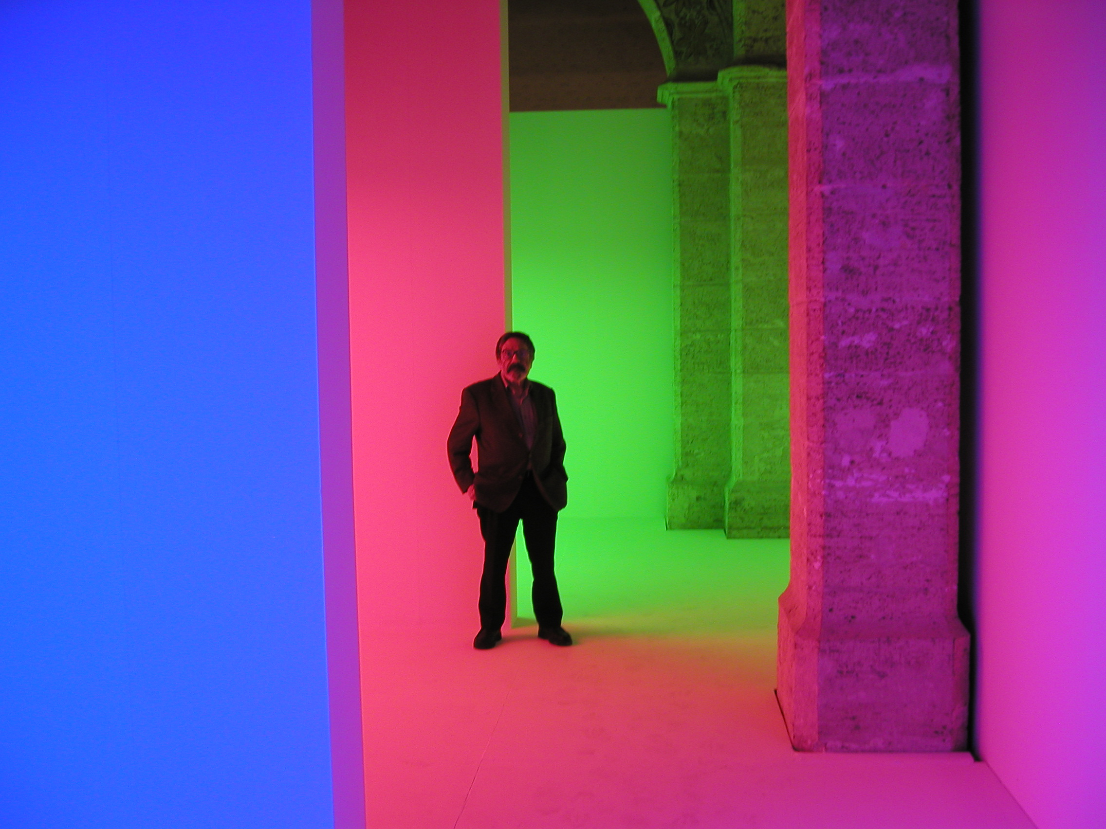 Carlos Cruz-Diez in Chromosaturation. Installation view